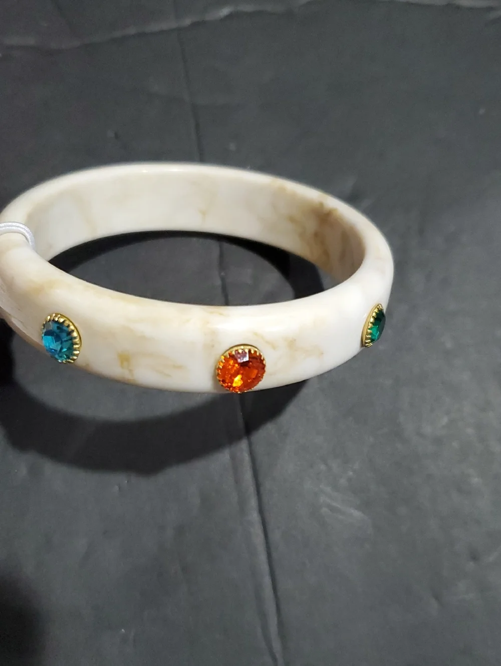 Jessica Simpson ivory multi gemstone adorned resin style bangle bracelet new‎